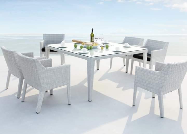Code 1044 (TABLE, RATTAN 001)
