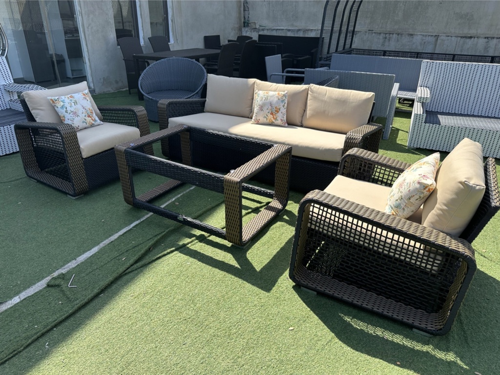 Code 4153 (RATTAN 001)
