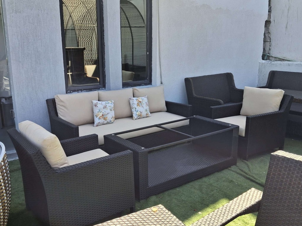 Code 4214 (RATTAN 001)