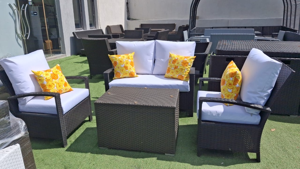 Code 4233 (RATTAN 001)